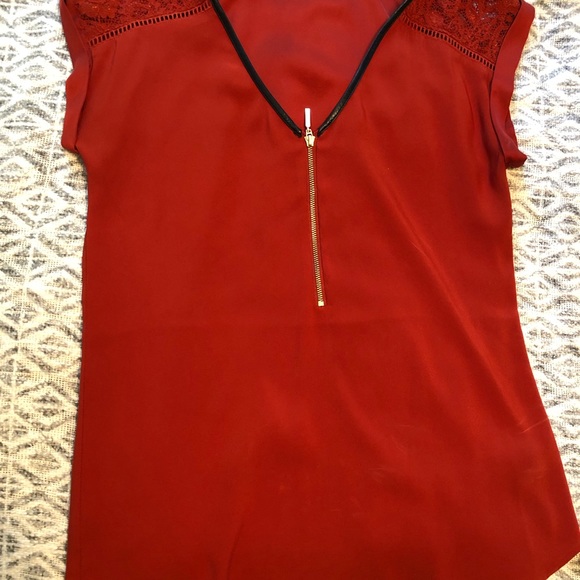 Express Blouse - Picture 2 of 3